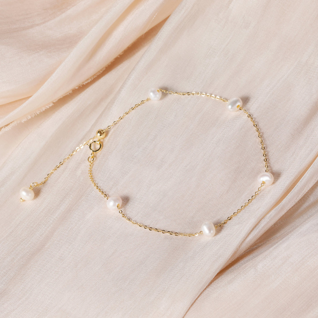 Dainty Freshwater Pearl Bracelet