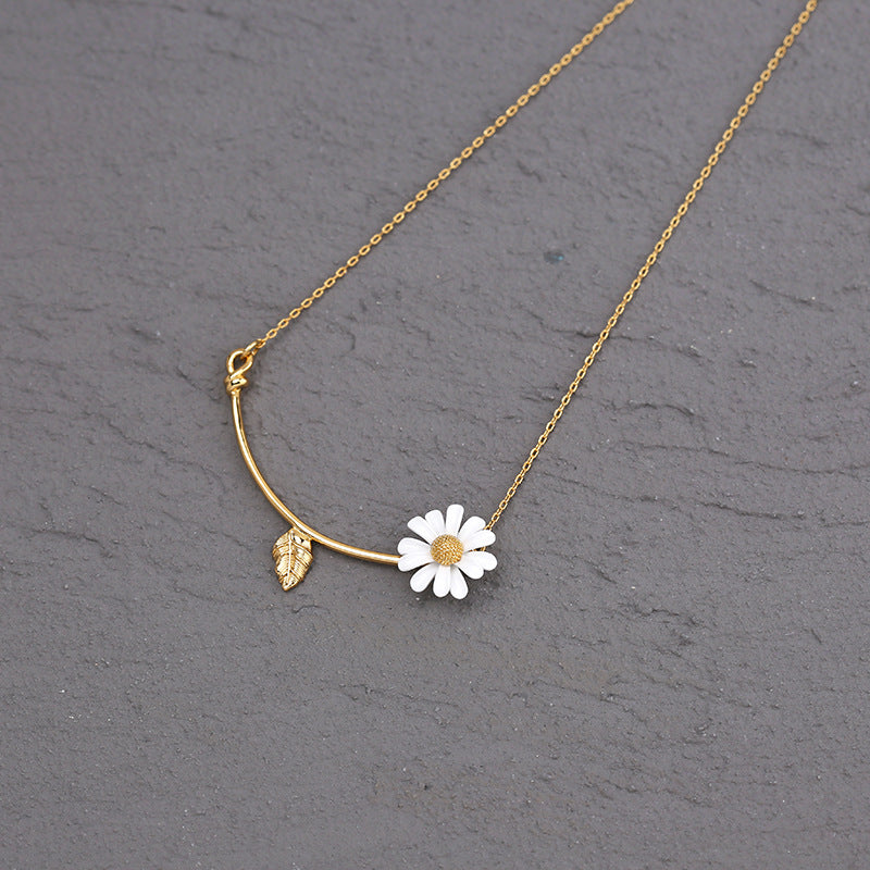 Collana clavicola con fiore piccolo margherita